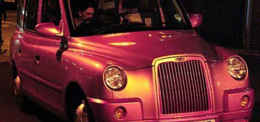 Kadınlarımızı Pembe Taksi İle Değil, Pembe Hayallerini Yok Etmeyerek Koruyabiliriz!